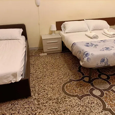 Fanti Homes بيت ضيافة روما